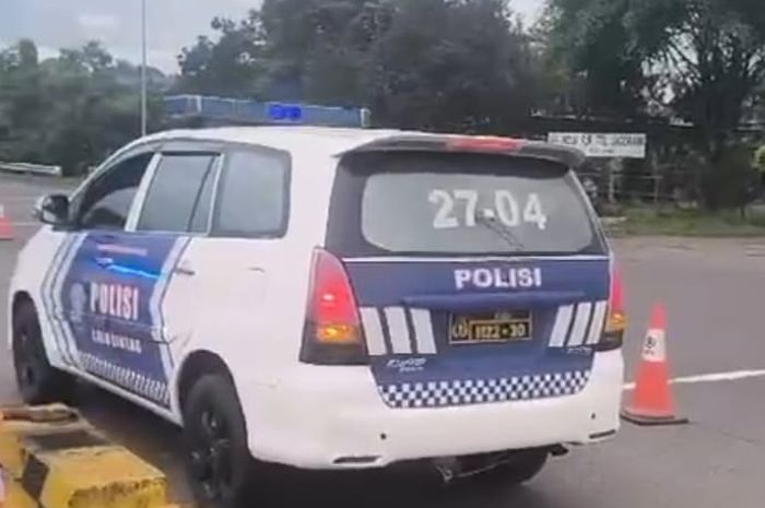 Toyota Innova Milik Polantas Ada Kode Angka di Kaca Belakang, Ternyata Ini Artinya